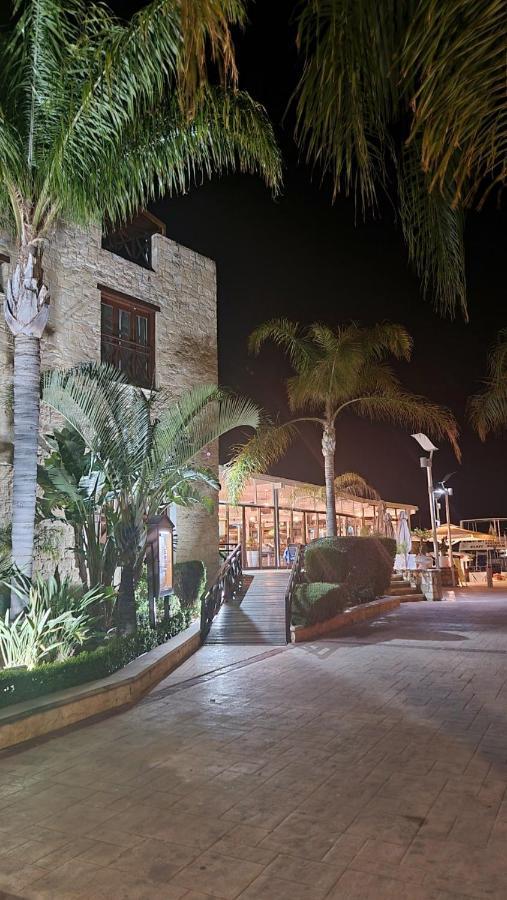Y & P Latchi Hotel Exterior foto